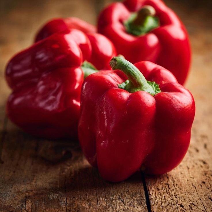 Red Capsicum (لال شملہ) 10 Seeds